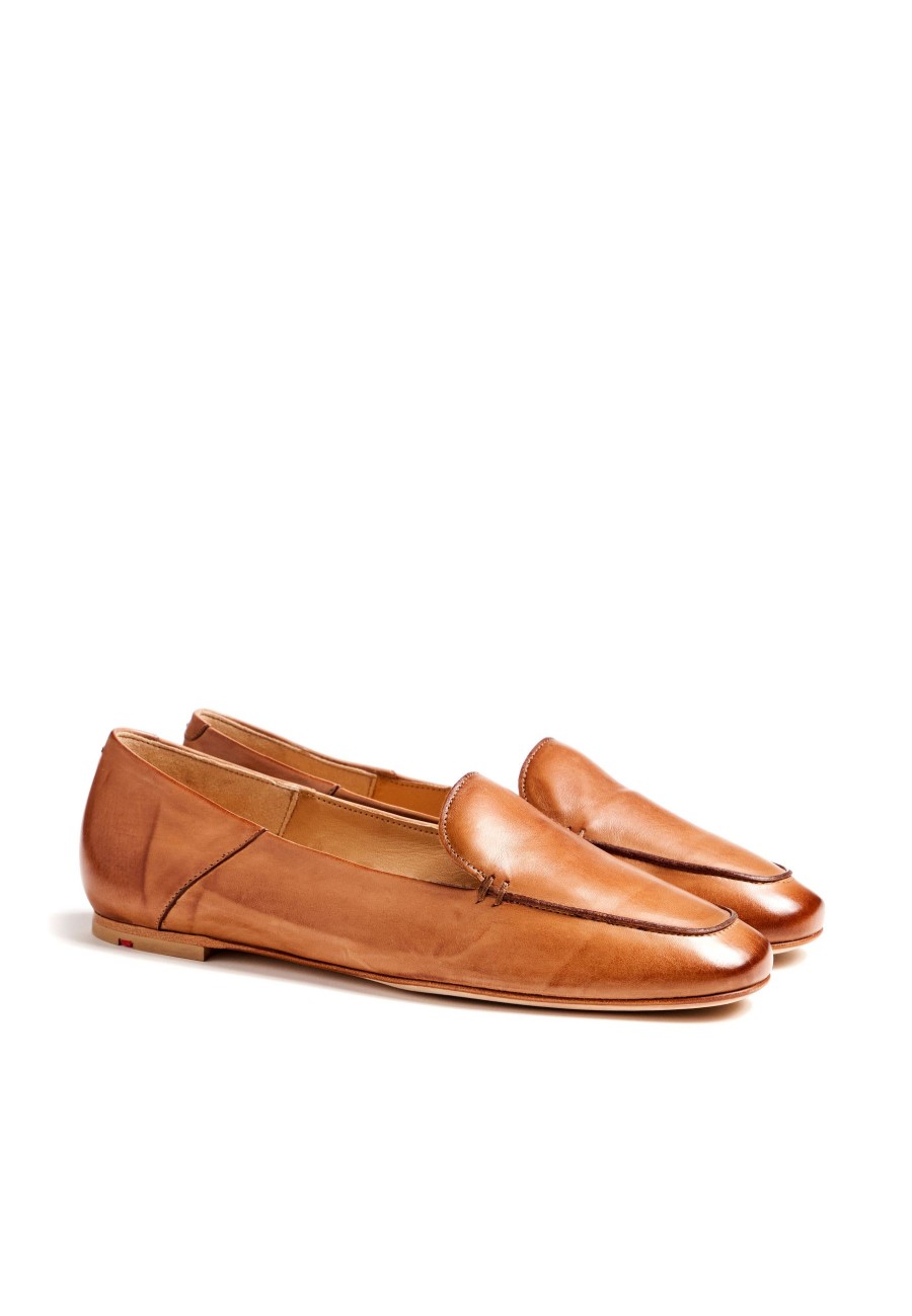 Women Lloyd Smart Shoes | Slipper